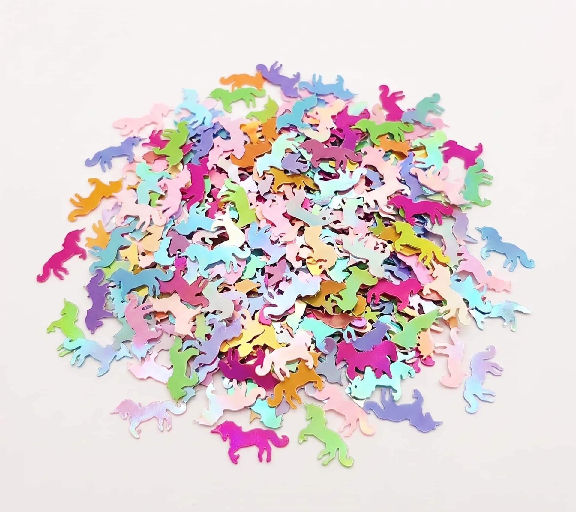 Confettis décoratifs multicolores