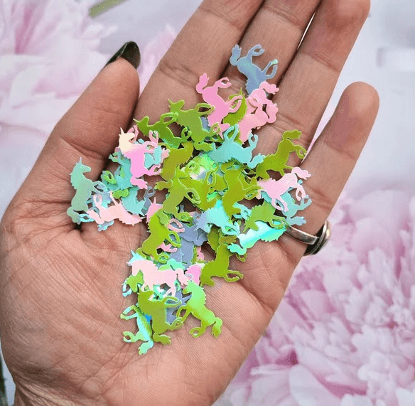 Confettis décoratifs multicolores